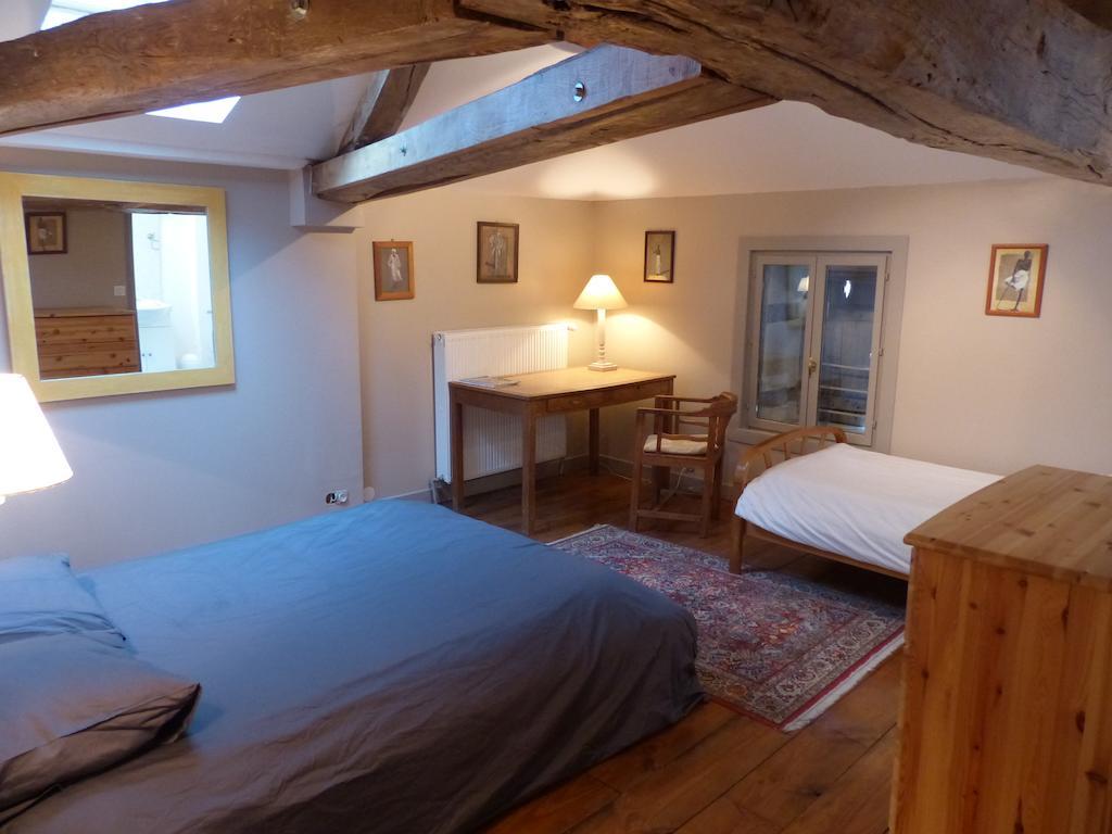 Le Domaine De Panissac Acomodação com café da manhã Berneuil  Quarto foto