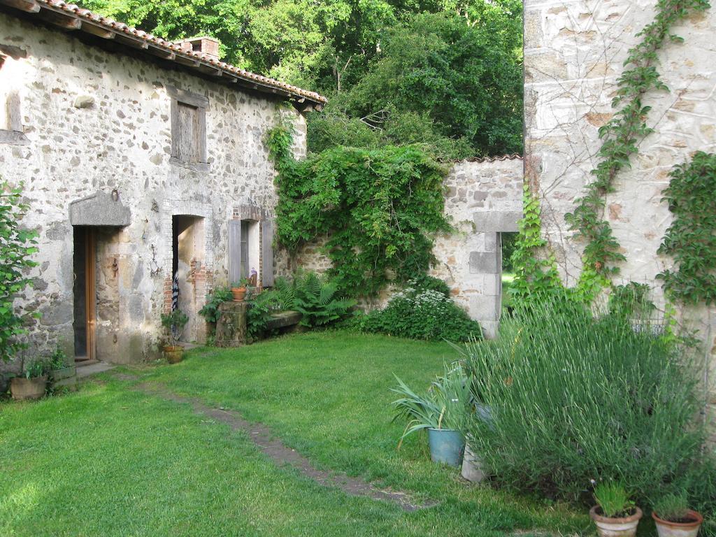 Le Domaine De Panissac Acomodação com café da manhã Berneuil  Exterior foto